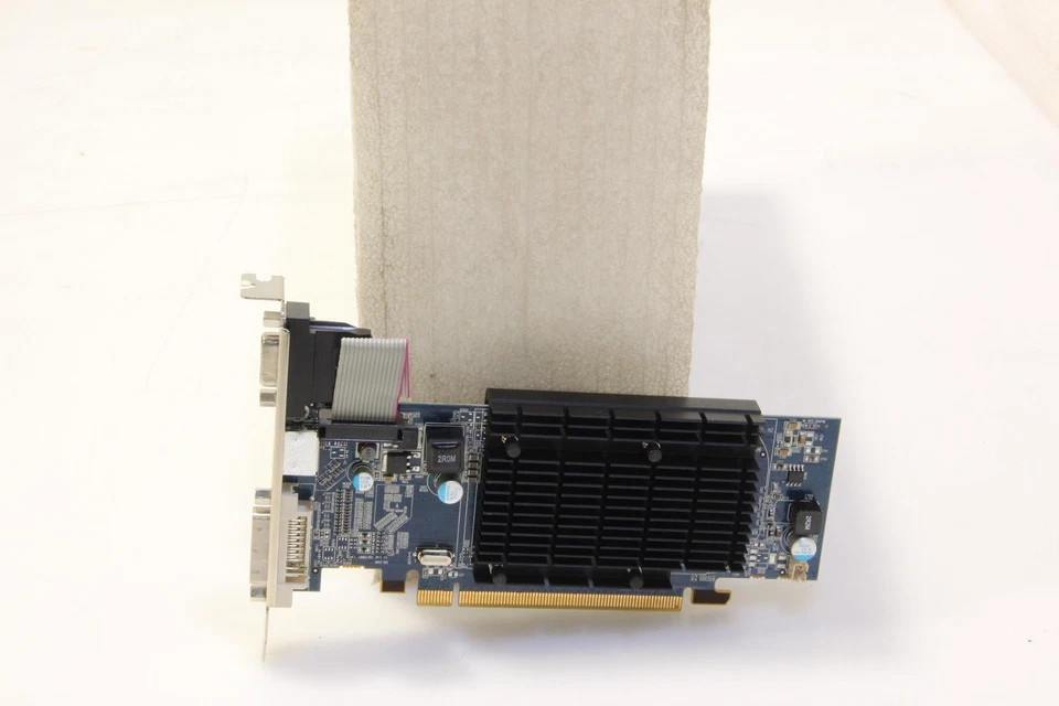 SAPPHIRE HD 4550 512MB HDMI DVI VGA FULL Profile PCIe Card. SKU221451 - Image 3 of 4