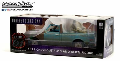 1/18 1971 Chevrolet C-10 Independence Day Alien Figure HWY 18021