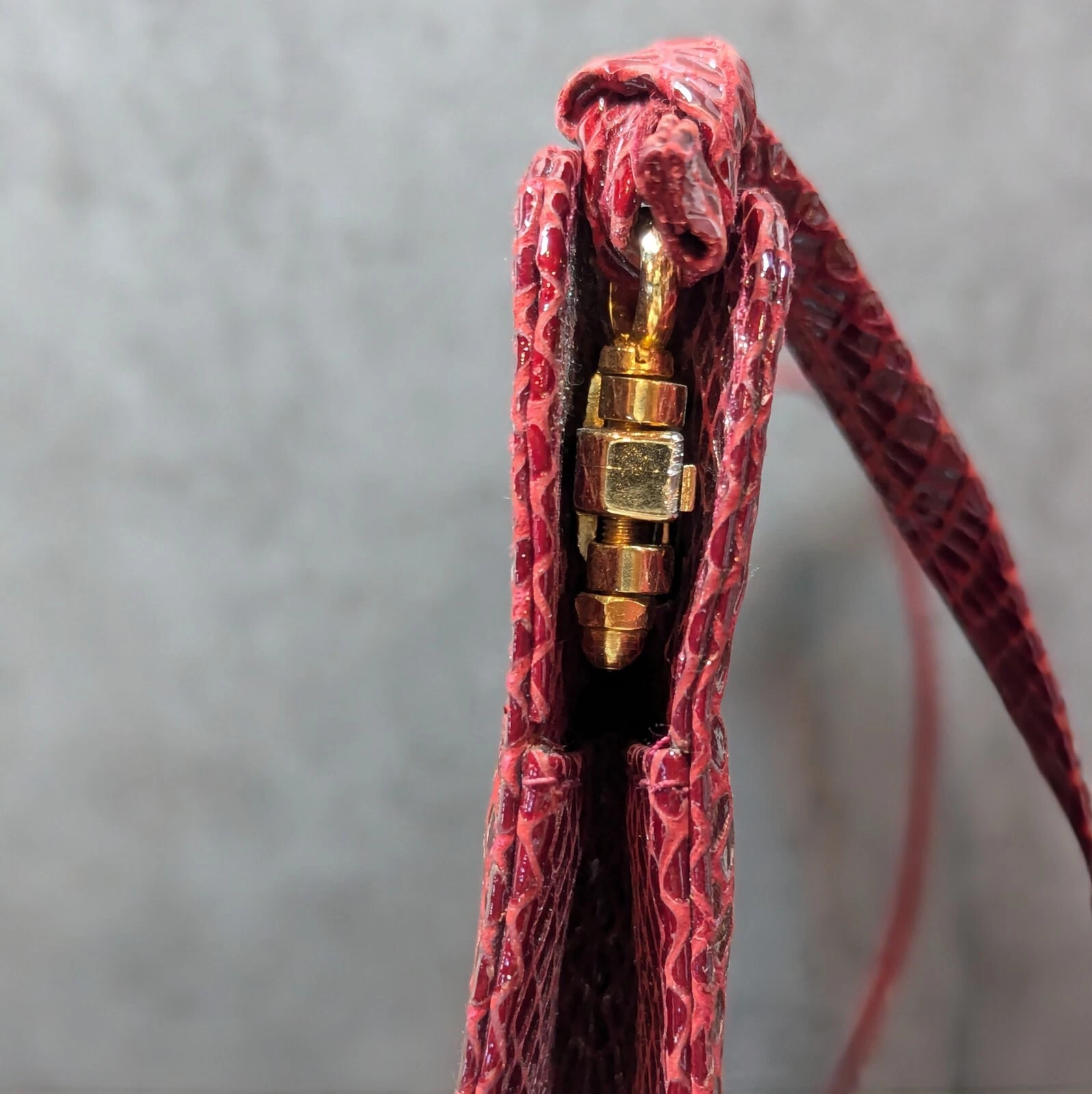 Pochette borsa a tracolla vintage Mario Valentino modello serpente rosso in pelle con cerniera italiana