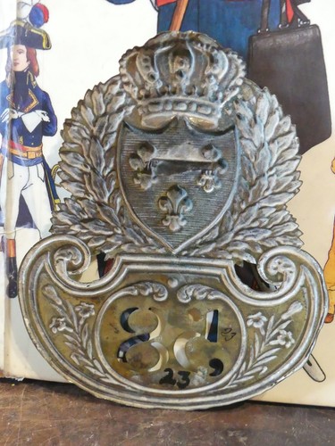 PLAQUE DE SHAKO à SOUBASSEMENT motif aux 3 lys modele 1821 du 58e de ligne - 第 2/2 張圖片