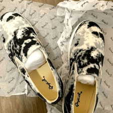 NWOB Qupid Brand Women  s Black White Tie Dye Slip On Flats Size 6.5