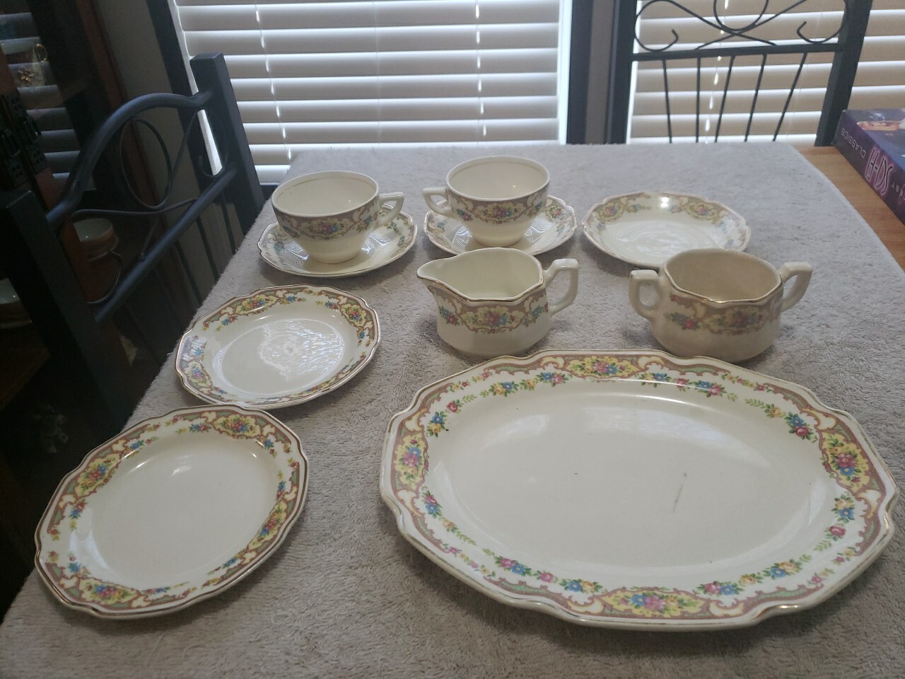 Vintage USA Dinner Service, 10 Pcs, Creamer Has Chip,