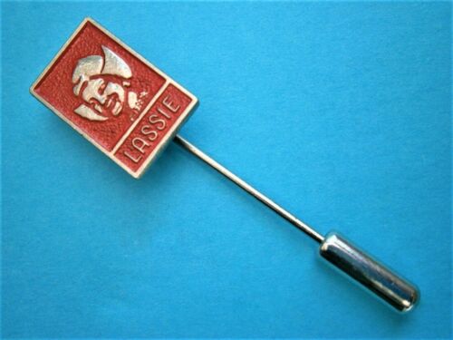 K699* Vintage Lassie Netherlands Dutch National Costume Girl lapel pin badge - Picture 1 of 2