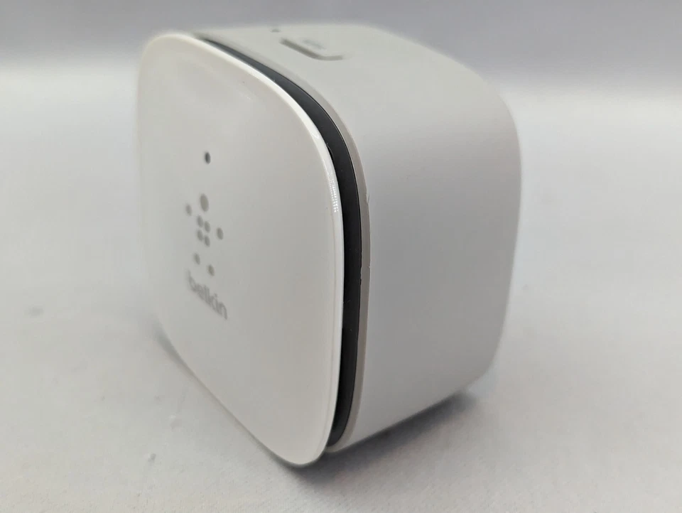 BELKIN N300 WALL-MOUNT Plug WIRELESS RANGE EXTENDER Booster (F9K1015V1) M - Image 3 of 4