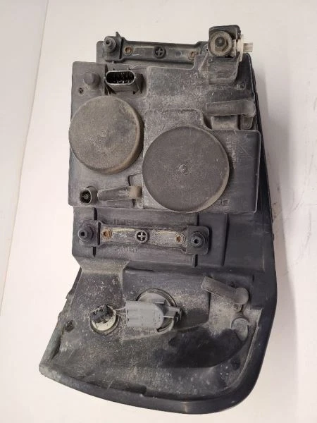 GMC ENVOY XL 2002-2009 Passenger Right Headlight 15866070 - Image 4 of 4