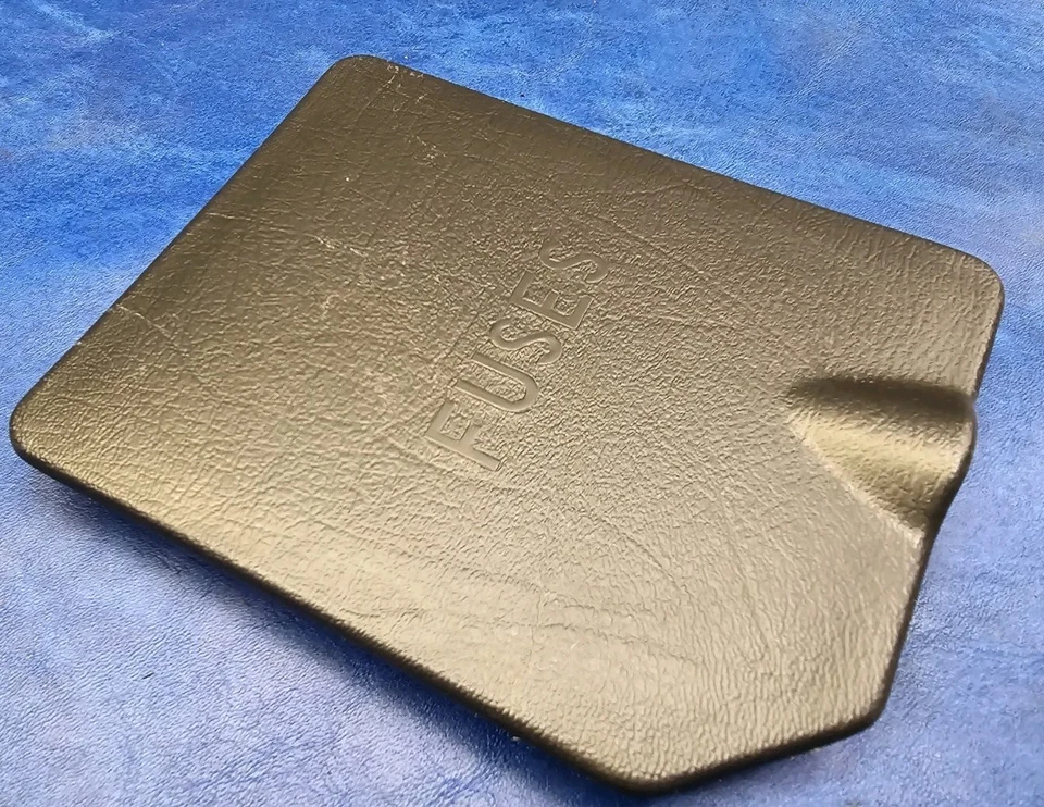 Chevrolet Monte Carlo 1995-1999 Lumina tablero fusible cubierta gris Foto 2 de 4