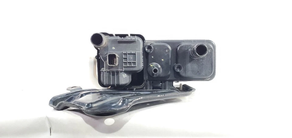 2018 Toyota Corolla OEM Fuel Vapor Canister 1.8L 77740-02220 - Image 3 of 4