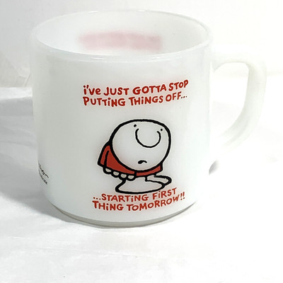 VTG 1977 Ziggy Tom Wilson Coffee Mug Federal Milk Glass Putting Things Off