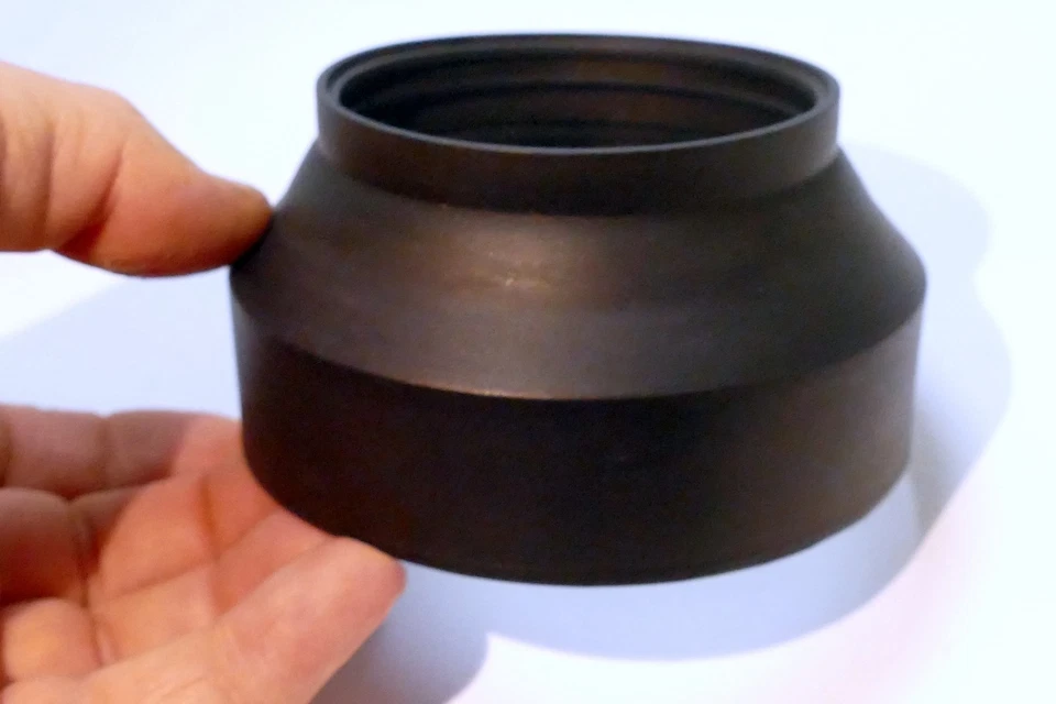 67mm rubber lens hood shade slip on over the filter rim (missing metal ring) - Image 2 of 4