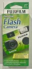 FUJI FILM DISPOSABLE QUICK SNAP FLASH CAMERA-400SPEED-27 EXPOSURE-EXPIRE 2010-08