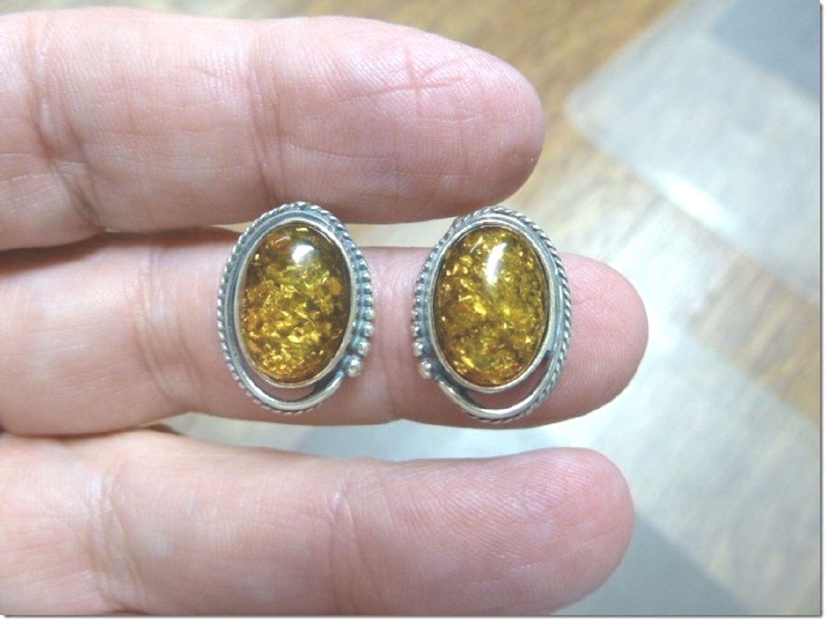 pe36-2b) AMBER Golden Baltic Poland .925 Sterling SILVER stud