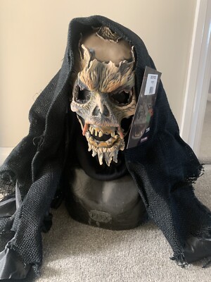 Horror Halloween Zagone Studios beweglicher Mund verfallene Maske mit Kapuze