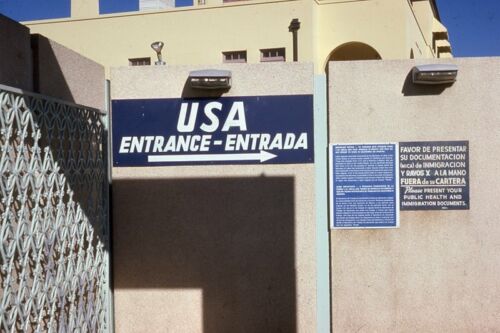 PEDESTRIAN U.S. / MEXICO BORDER ENTRANCE 1974 35mm PHOTO SLIDE - Picture 1 of 1