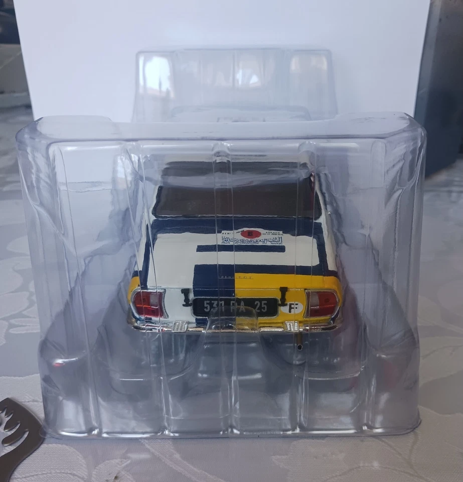 Peugeot 504 Ti 1/18ème + Fascicule 1/18 ALTAYA - Photo 4/4
