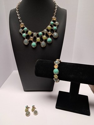 Crown Trifari Gold Tone Green Blue Statement Necklace Bracelet Earring Set VTG