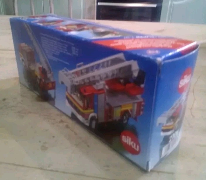 Siku Super 1:50 Art 2106 Feuerwehr Mercedes Ateco Fire Engine With Ladder - Immagine 2 di 4