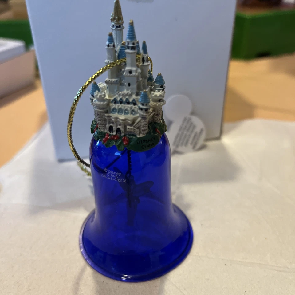 Disneyland Disney Parks World Castillo Campana Azul Cobalto Navidad Vacaciones Adorno Foto 2 de 4