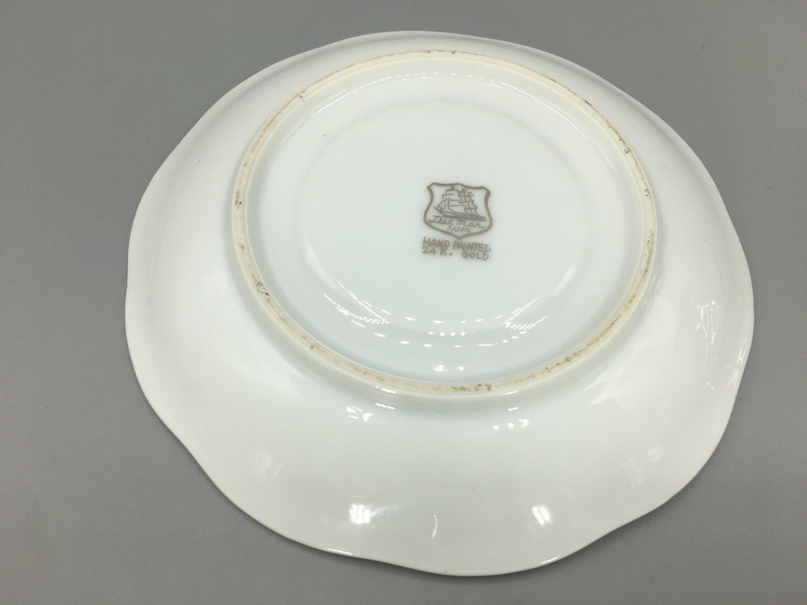 Del Mar Japan Pedestal Teacup & Saucer Hand Painted Raised 24k Gold Lusterware