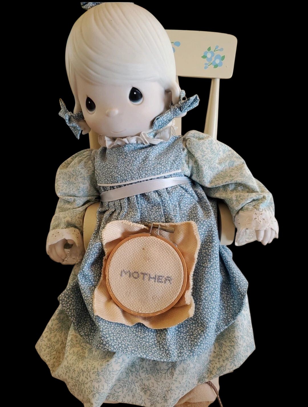 Precious Moments Mother Sew Dear Rocking Chair Figurine E-2850 with Original Box