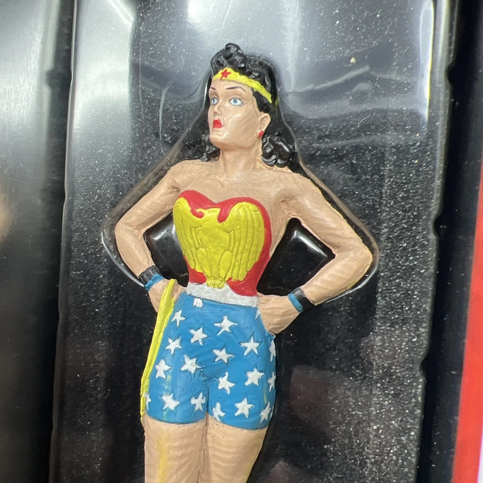 DC Comics Dark Horse Wonder Woman Classic Statue Figure Yoe! Studio #/2000 - Image 2 of 4