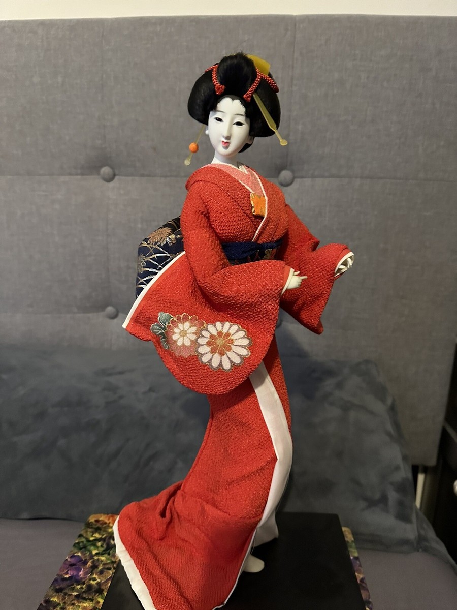 VINTAGE 17” TALL JAPANESE GEISHA DOLL FIGURINE KIMONO SILK DRESS