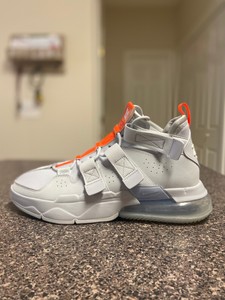 nike air edge 270 pure platinum