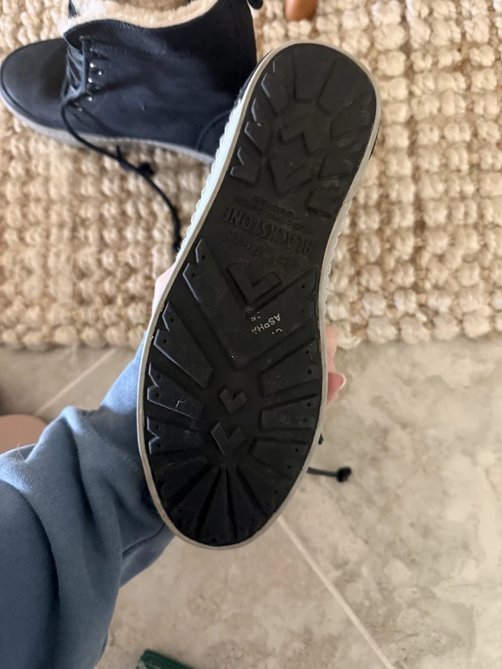 Black stone sneaker / boot size 6 genuine shearling lined high top sneaker - Image 4 of 4