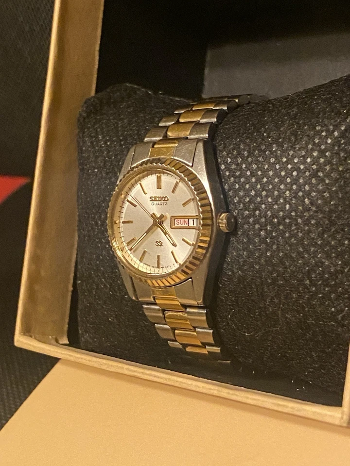 Rare 1980s SEIKO GOLD PLATED Two Tone Day-Date SQ 24MM Ladies Watch NEW Battery - Image 3 of 4