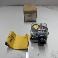 (BRAND NEW IN BOX) DUNGS GAO-A4-4-8 GAS PRESSURE SWITCH