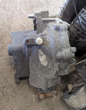 2005-2008 Dodge Magnum Charger  Front Differential Carrier Awd 3.07 ratio Used