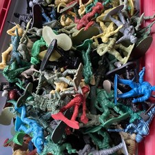 Plastic Army Men Solider Mixed Lot Army Men Skeletons Etc