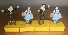1997 Wizard Of Oz Blockbuster Movable Figures Two Dorothy/Toto And Two Scarecrow
