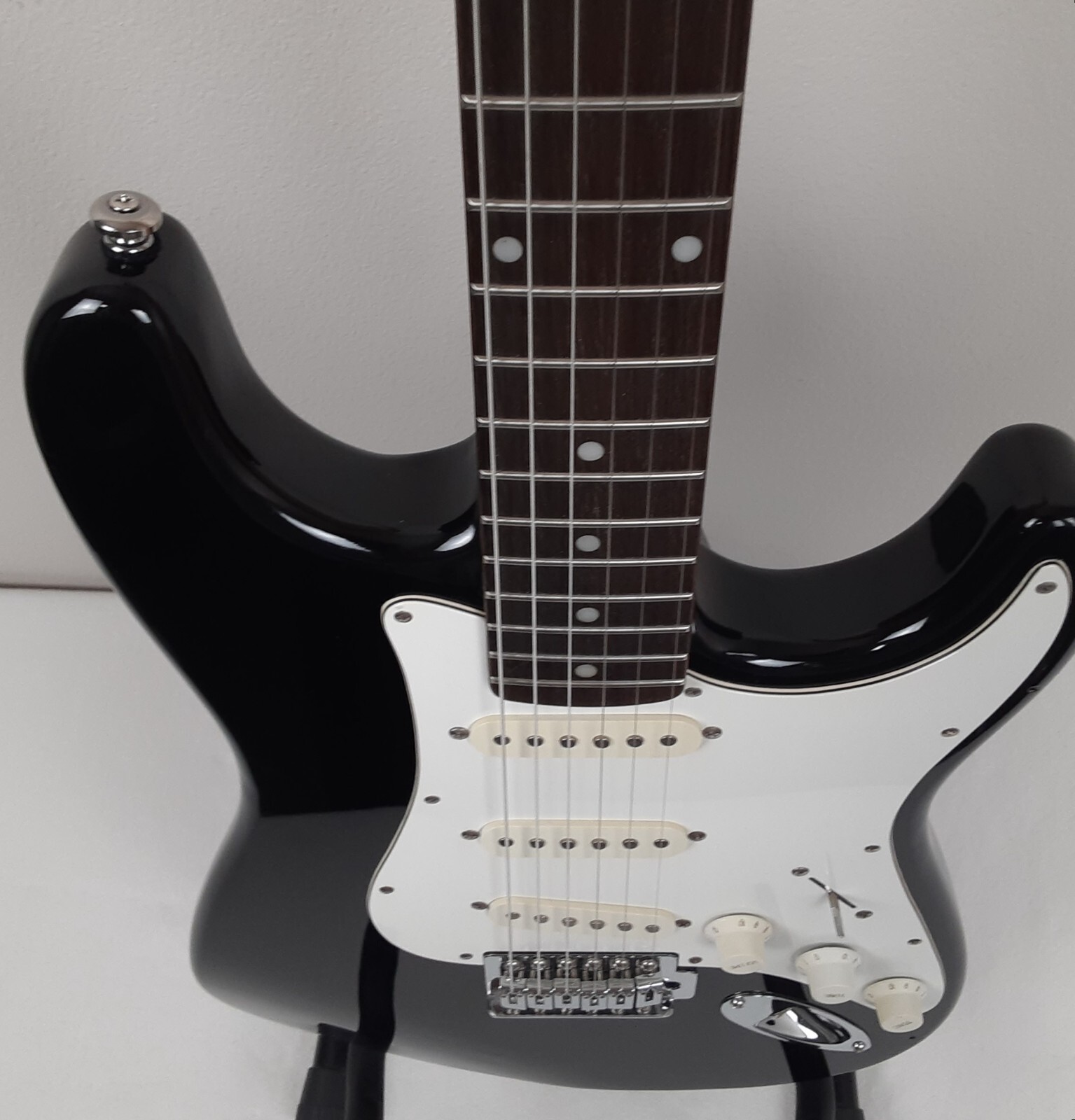 Samick Silvertone Stratocaster SS11 Series Electric Guitar Black and
