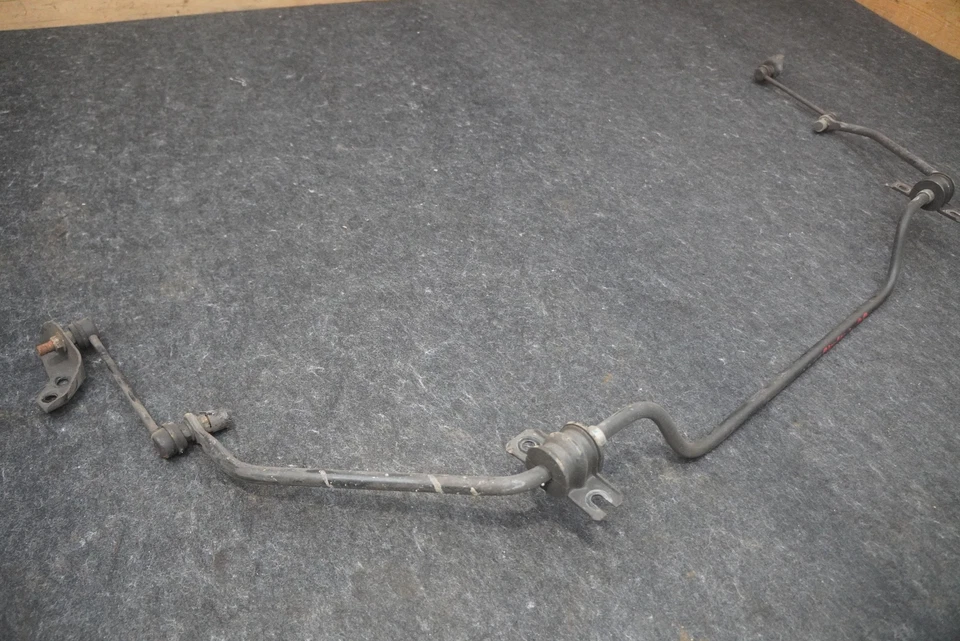 Barra estabilizadora antivuelco de suspensión trasera 56230JF20A OEM Nissan GT-R 2009-16 Foto 3 de 3