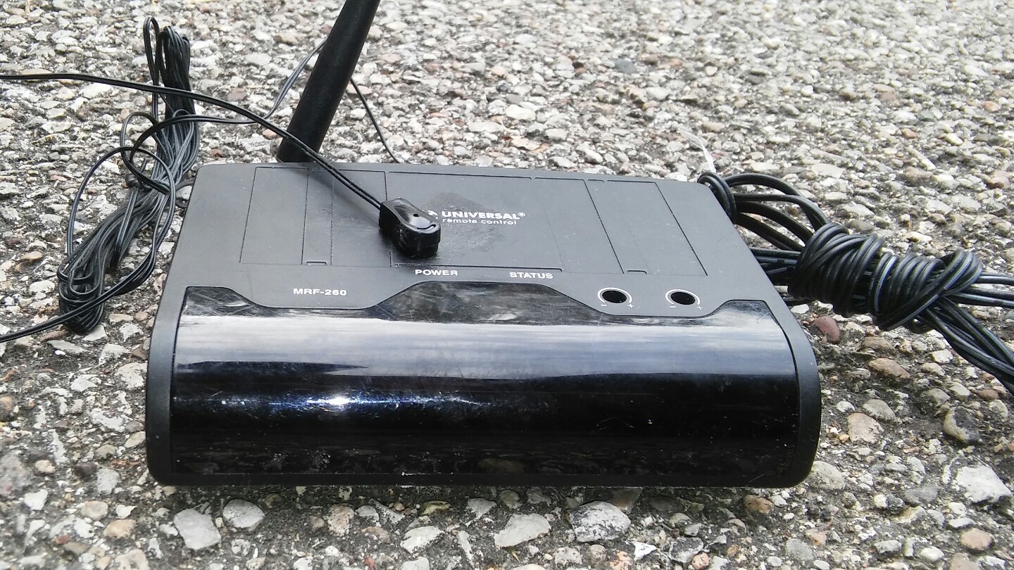 Universal Remote Control URC MRF260 RF Base Station with one blasters