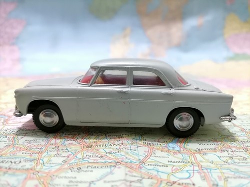 ROVER 3 Litre - Vintage Scala 1/42 , Spot-On 157 Made in U. Kingdom 1961 - Imagen 2 de 6