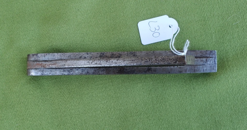 ANCIENNE PETITE FAUSSE ÉQUERRE EN ACIER DE MÉCANICIEN - BEL OBJET - L30 - Photo 4/4