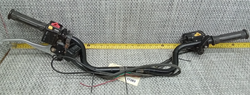 2006 Polaris Hawkeye 300 Handlebar w/ brake cylinder, Light switch, 4 wd switch - Foto 2 di 4
