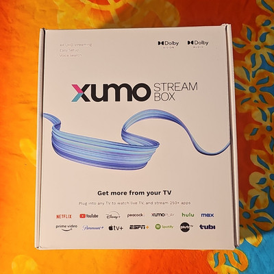 Xumo Stream Box 4K 2160p Dolby Vision/Audio Voice Control Wi-Fi HDMI White