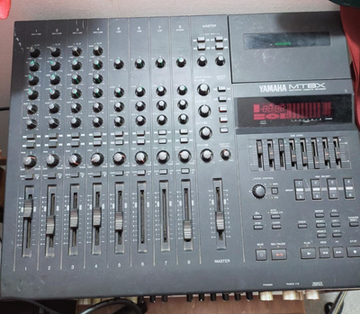 YAMAHA MT8X MULTITRACK CASSETTE RECORDER 8track Turn on the power