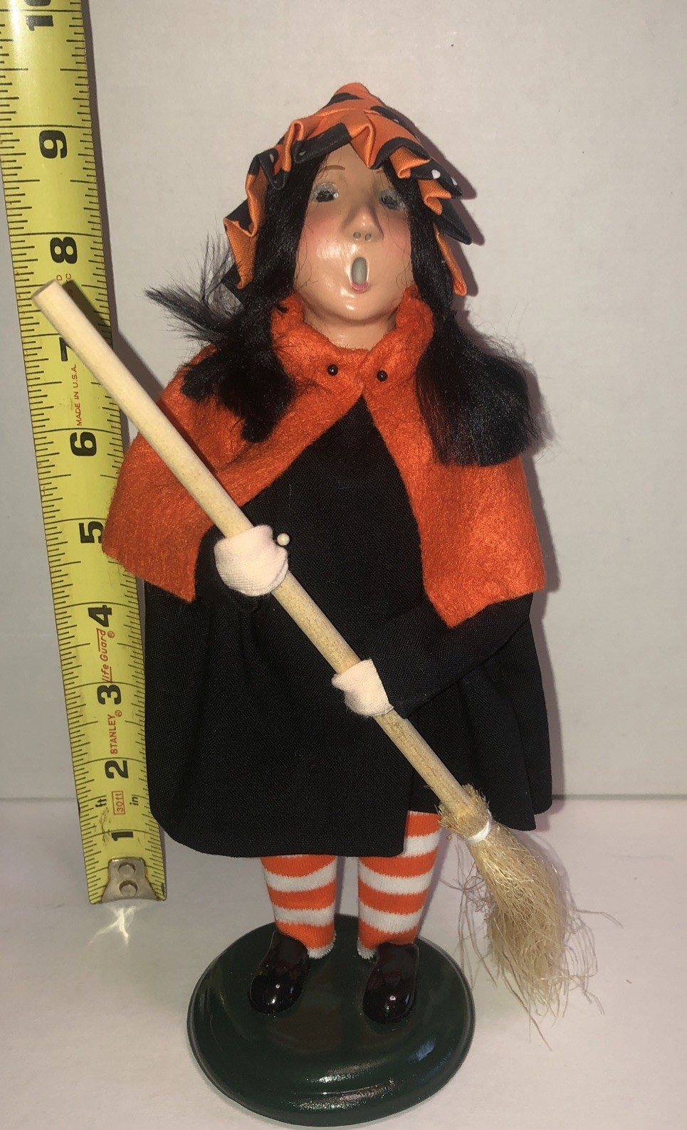 Byers Choice Carolers Halloween Trick R Treat Orange Black Witch Girl Long Broom