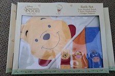 Disney Winnie The Pooh Bath Set: 1 Hooded Towel, 3 Washcloths, 3 Finger Puppets