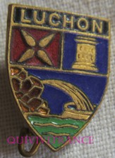 BG12632 - Badge Coat of Arms Luchon
