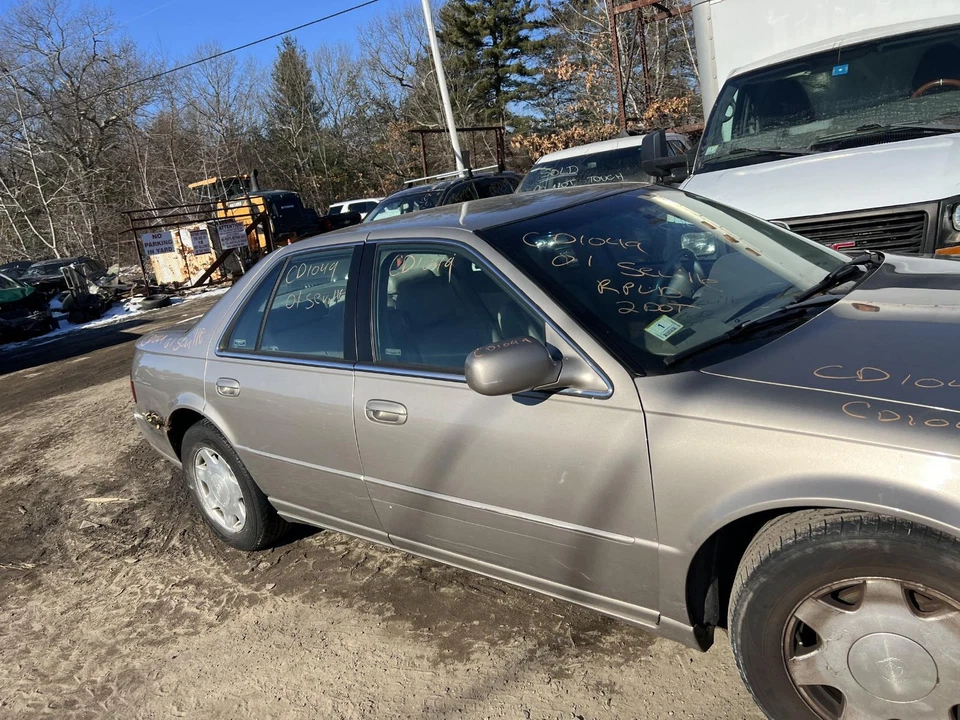Guardabarros derecho Cadillac Sevilla 98 99 00 01 02 03 04 Foto 4 de 4