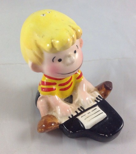 determined vintage ceramic christmas ornament schroeder 1976