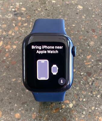 Apple Watch Series 8 GPS 41mm Aluminum Case Smart Watch Midnight S/M Sport Band 