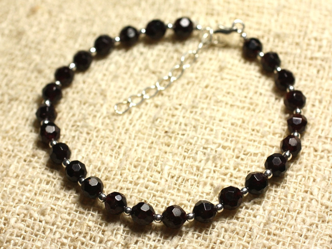Bracelet argent 925 et grenat rouge bordeaux, le cadeau idéal