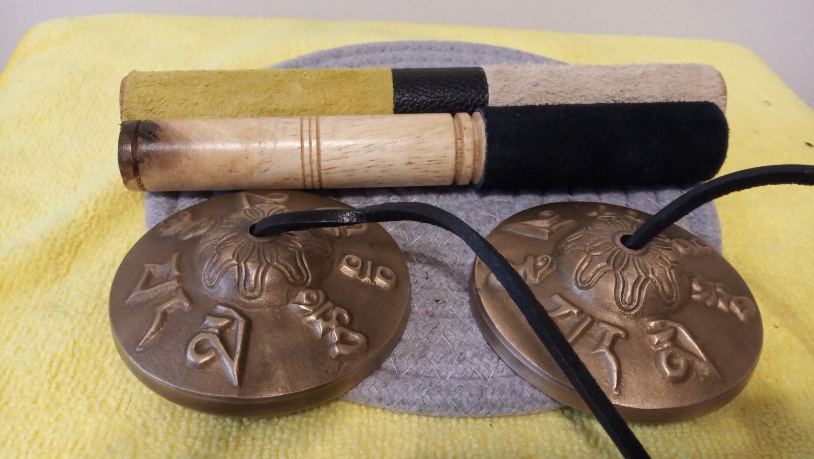 SINGING BOWL 6.4"- 7.4"(160-185 mm.) Note F# G- 393 Hz, C# - 1113 Hz. 1198 gr.