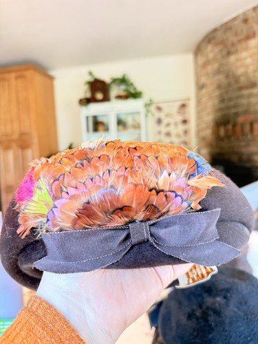 Vintage Gene Doris New York Feather Wool Beret Hat Brown 50s USA