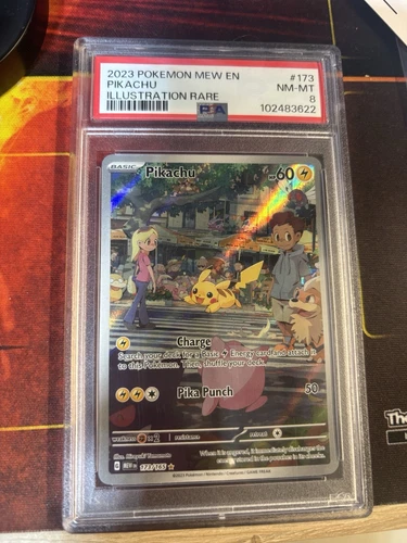 2023 Pokemon Mew en Pikachu Illustration Rare #173 PSA 8